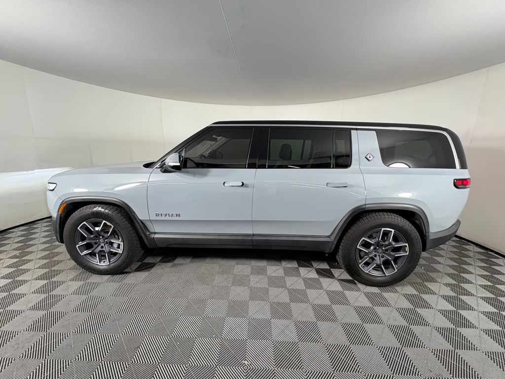 2024 Rivian R1S Adventure photo 4