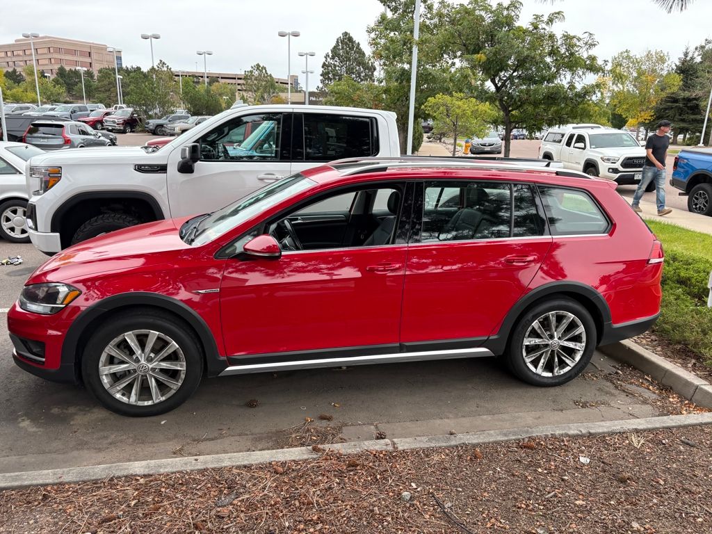 2019 Volkswagen Golf Alltrack TSI photo 3