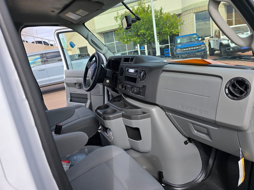 2026 Ford E-Series Cutaway Base - Photo 31