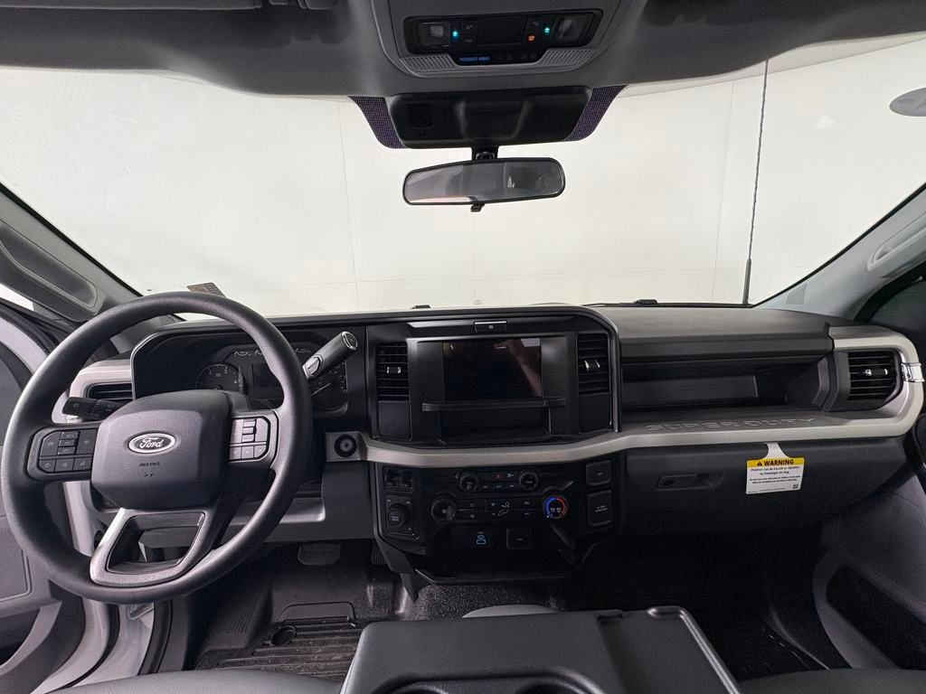 2025 Ford F-350 Super Duty Chassis Cab XL - Photo 27