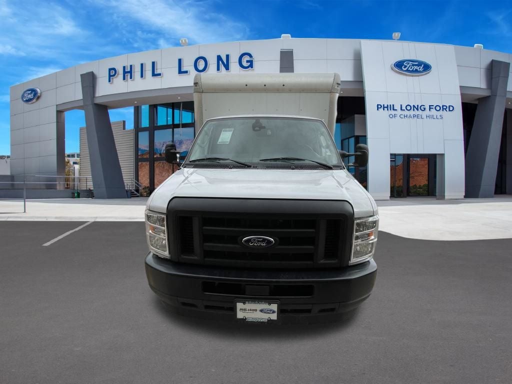 New 2024 Ford E-450SD Base Truck