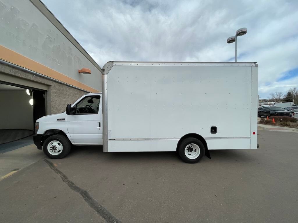 2024 Ford E-450 photo 4