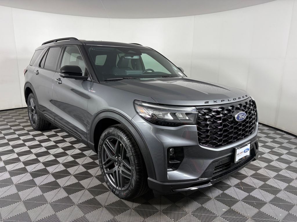 2025 Ford Explorer ST-LINE's photo