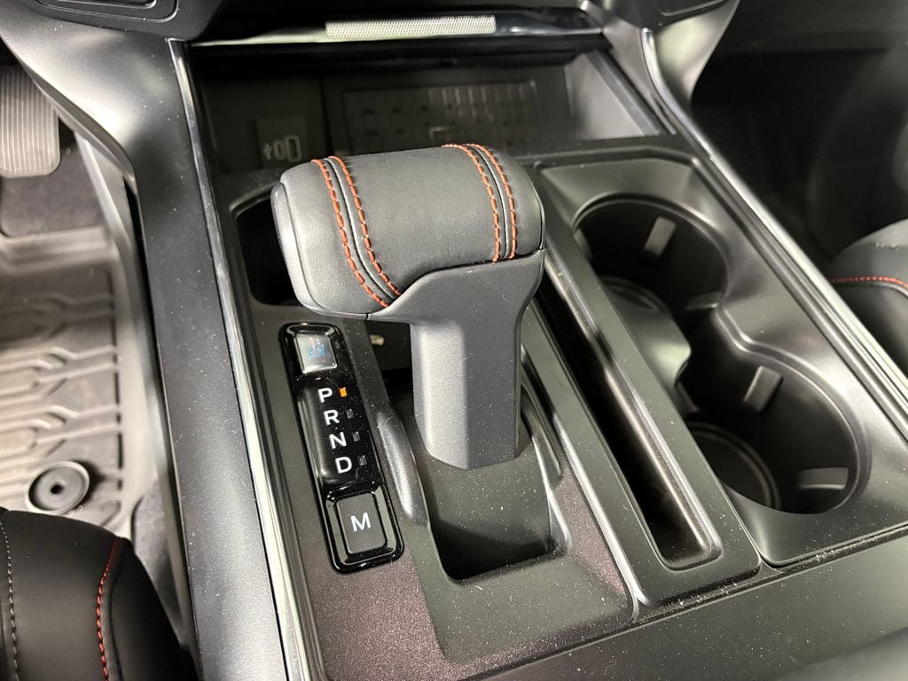 2025 Ford F-150 Raptor - Photo 23