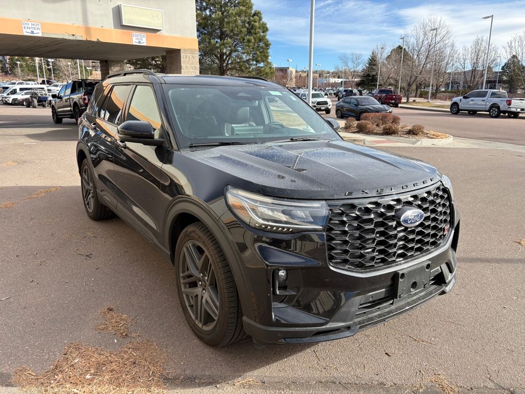 2025 Ford Explorer ST's photo