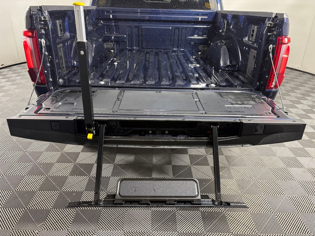 2025 Ford F-150 Raptor - Photo 37