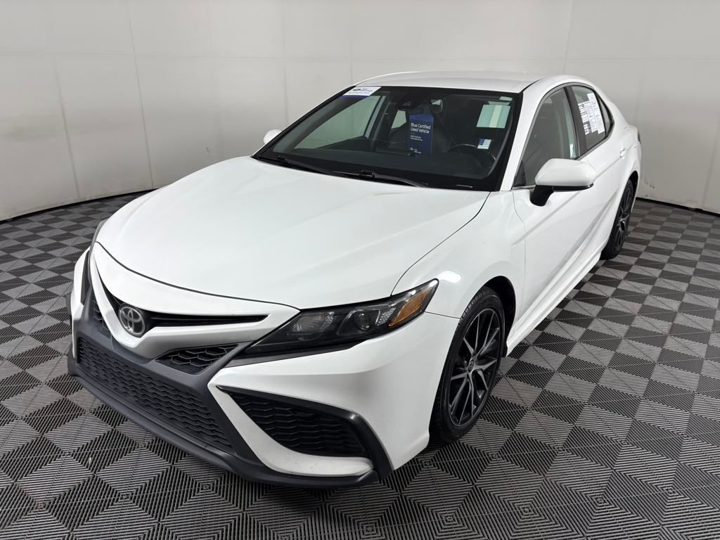 2021 Toyota Camry SE Nightshade Edition photo 3