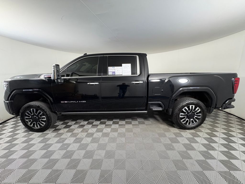 2024 Gmc Sierra 2500 HD Denali photo 2