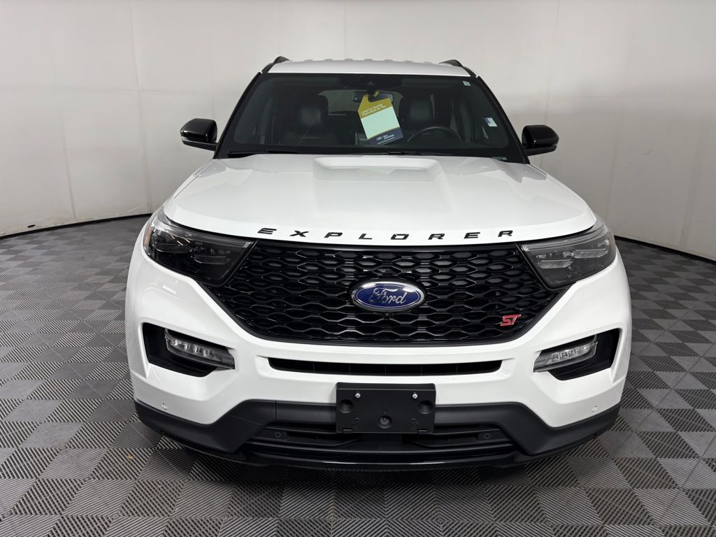 2024 Ford Explorer ST photo 2
