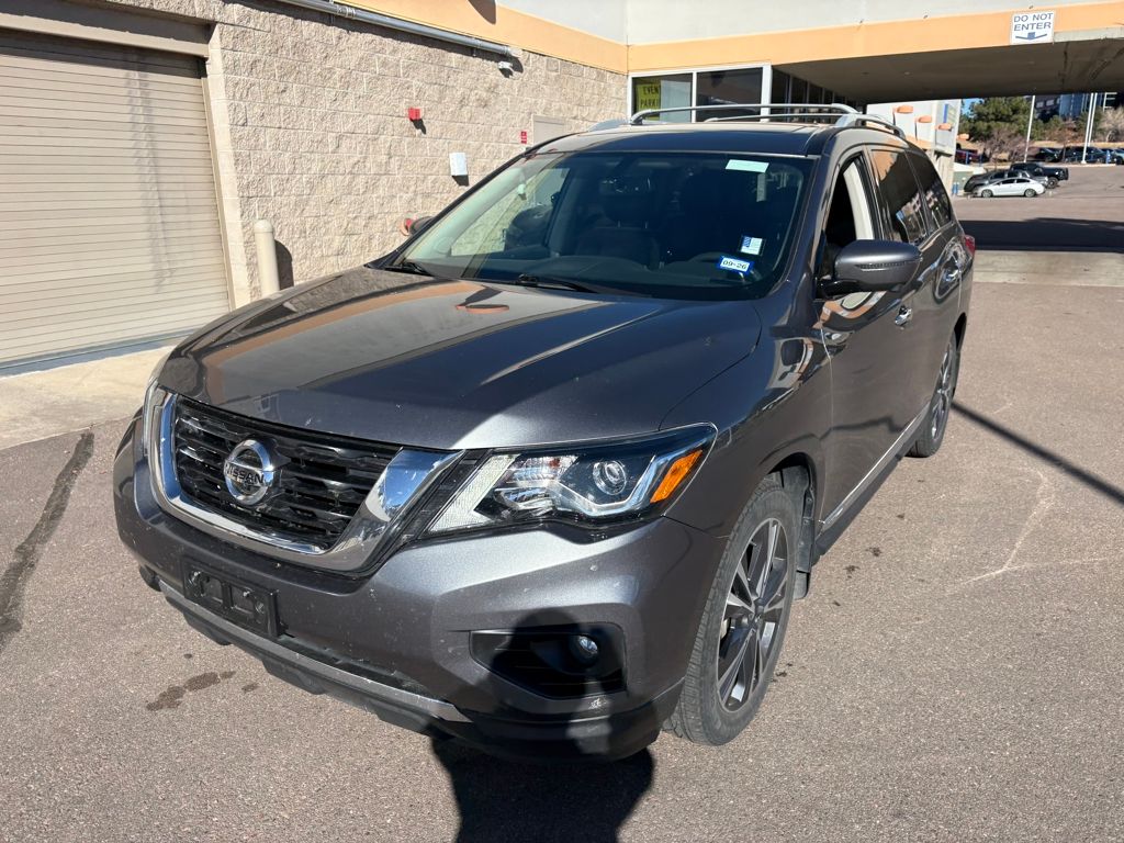 2020 Nissan Pathfinder Platinum photo 3