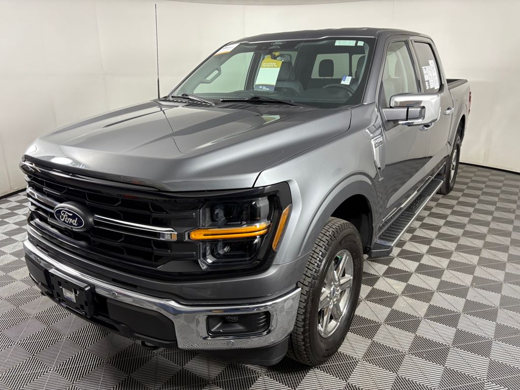 2024 Ford F-150 XLT photo 2
