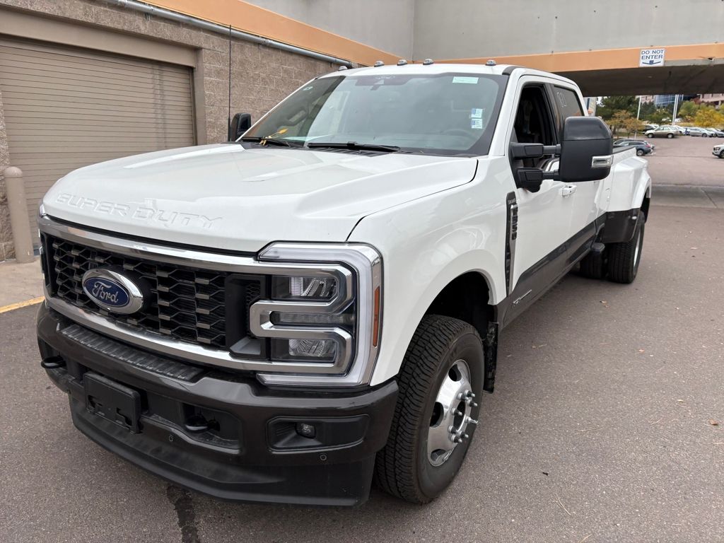 2025 Ford F-350 King Ranch photo 3
