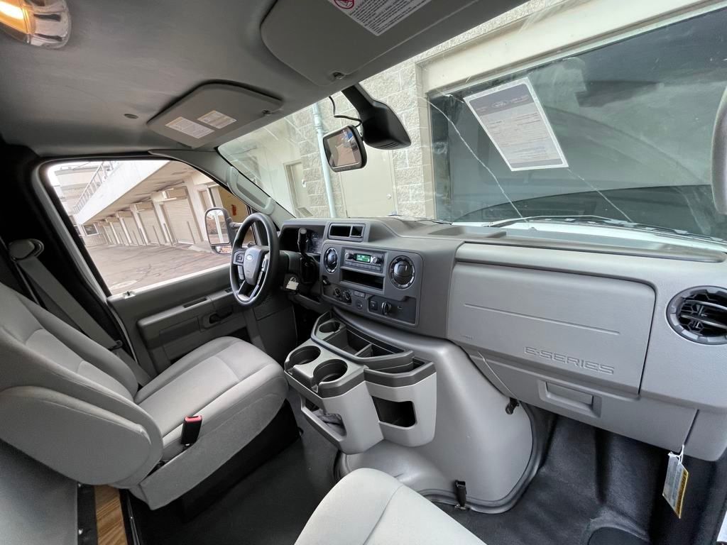 2024 Ford E-Series Cutaway Base - Photo 34