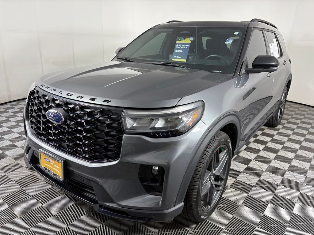 2025 Ford Explorer ST-Line photo 3