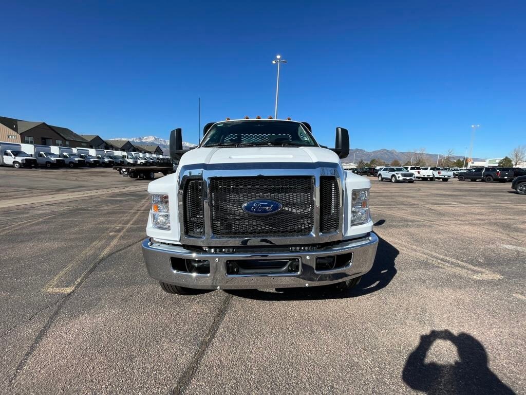 2025 Ford F-650 photo 2