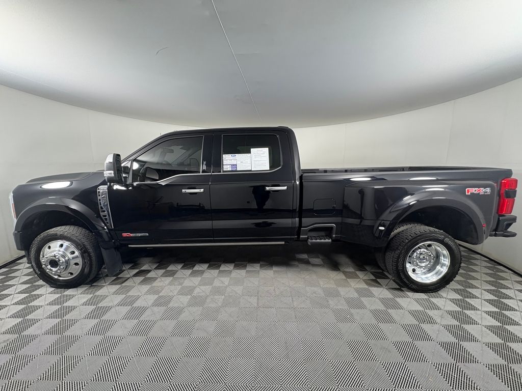 2024 Ford F-450 Limited photo 2