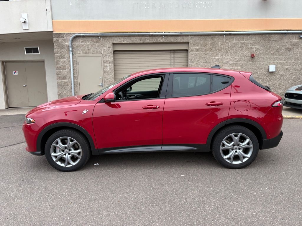 2024 Dodge Hornet R/T photo 4