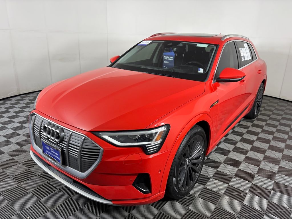 2019 Audi e-tron Premium Plus photo 3