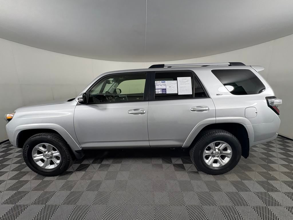 2019 Toyota 4Runner SR5 Premium photo 4