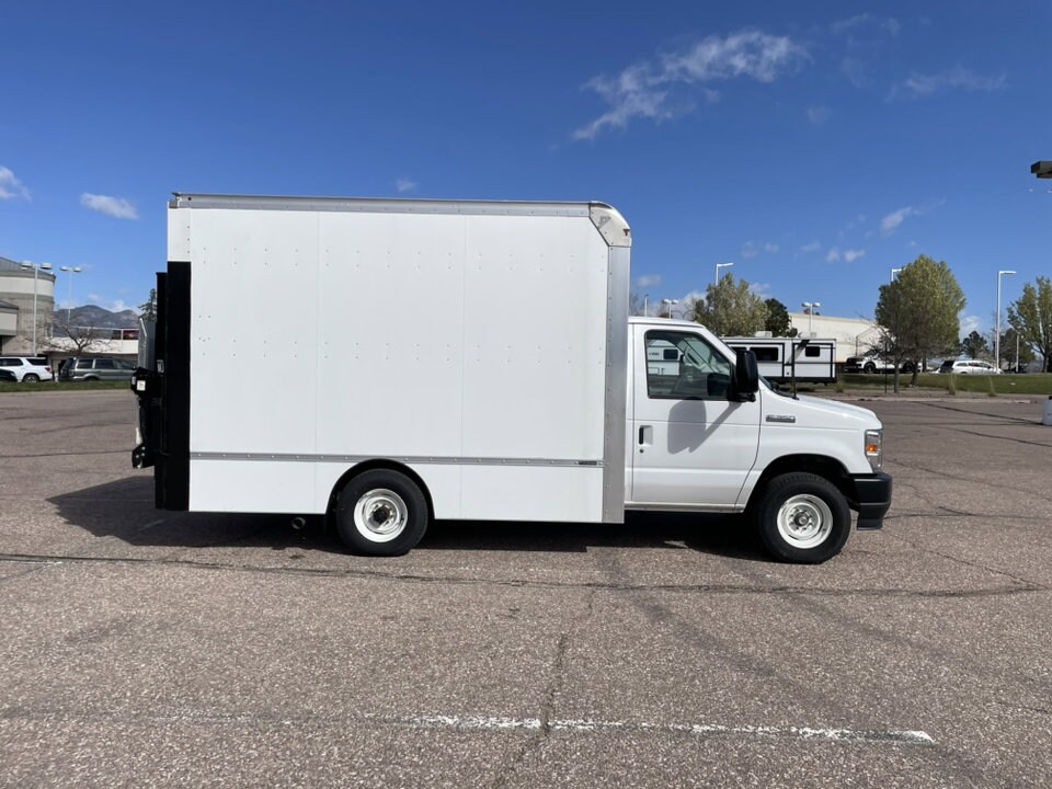 2023 Ford E-350 photo 2