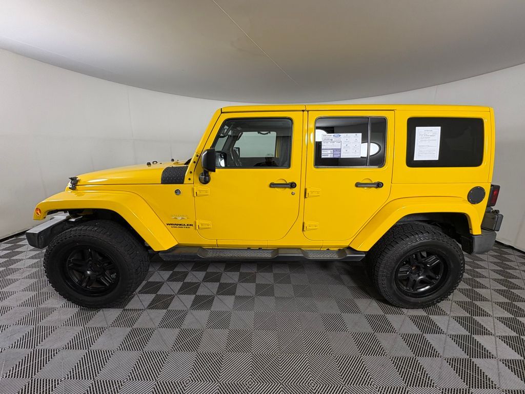 2015 Jeep Wrangler Unlimited Sahara photo 4