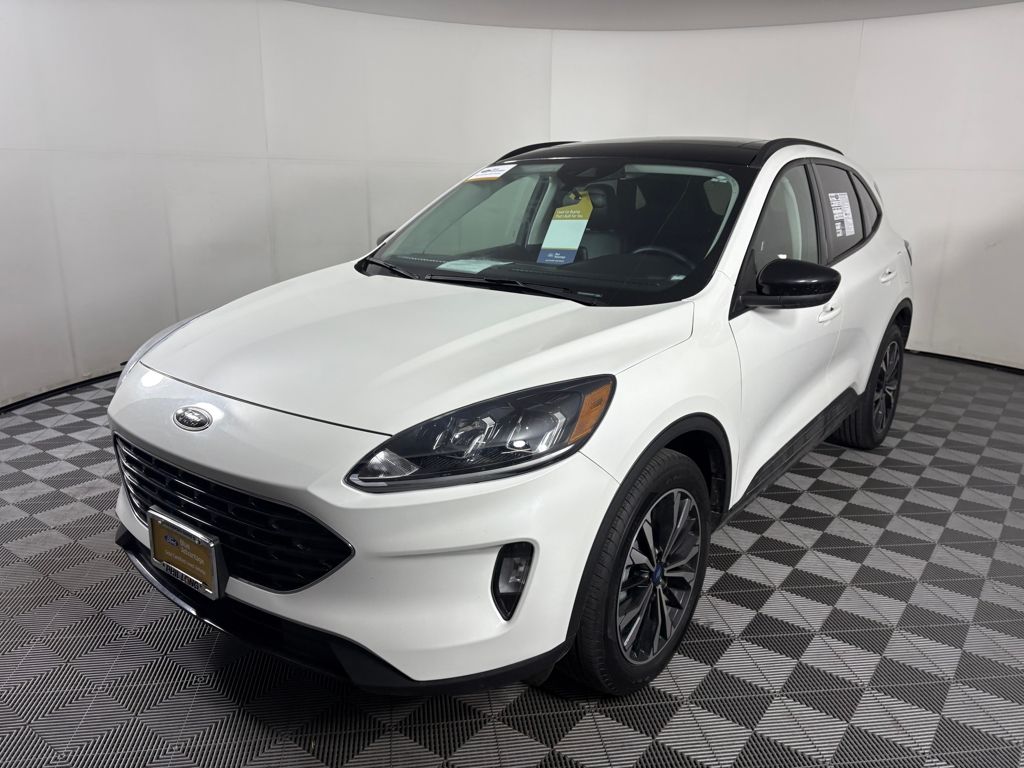 2022 Ford Escape SEL photo 2