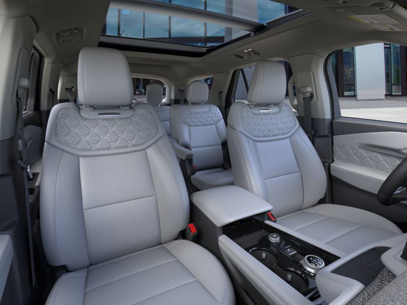 2025 Ford Explorer Platinum photo 2