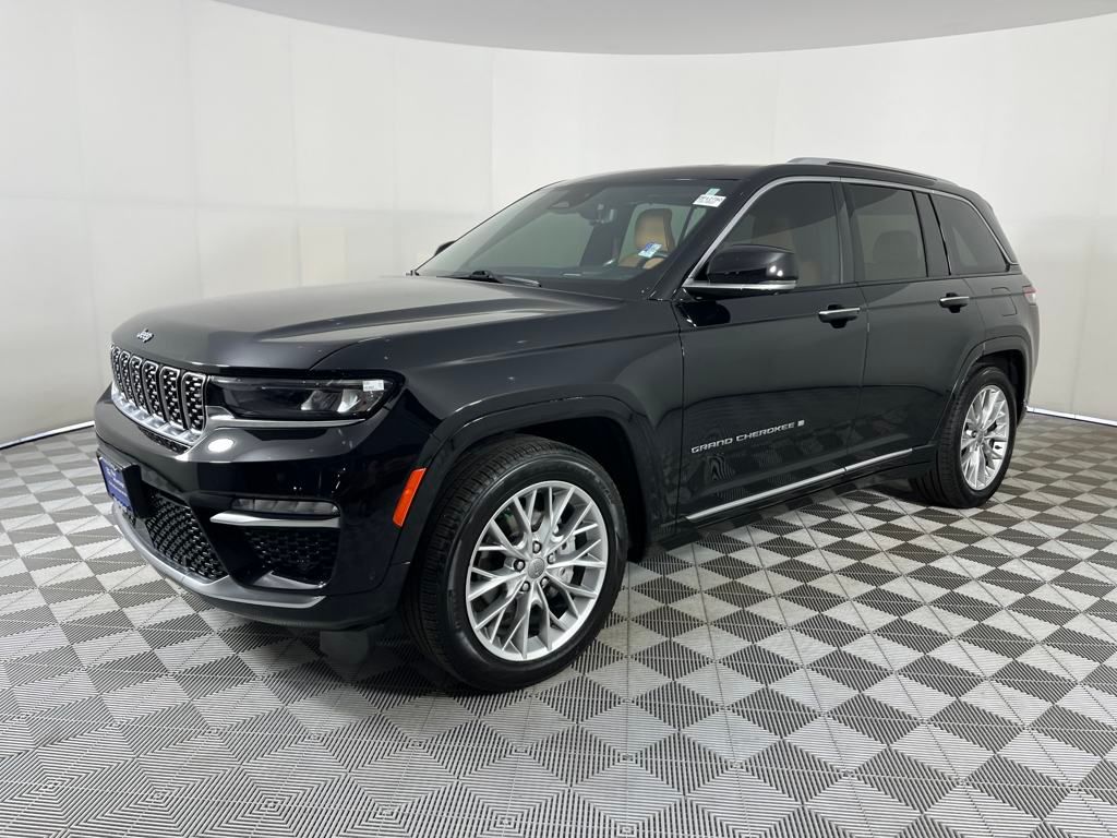 2023 Jeep Grand Cherokee Summit photo 3