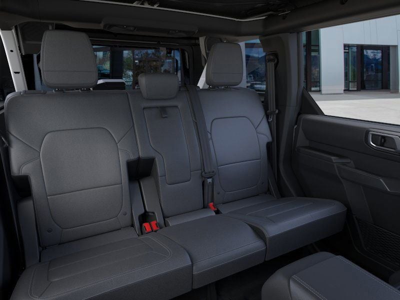 2025 Ford Bronco Outer Banks photo 3