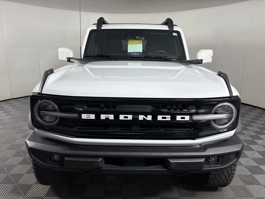 2024 Ford Bronco Outer Banks photo 2