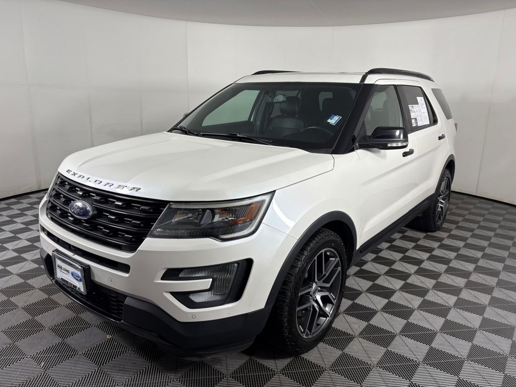 2016 Ford Explorer Sport photo 2