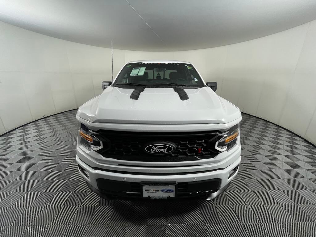 2024 Ford F-150 XLT photo 2