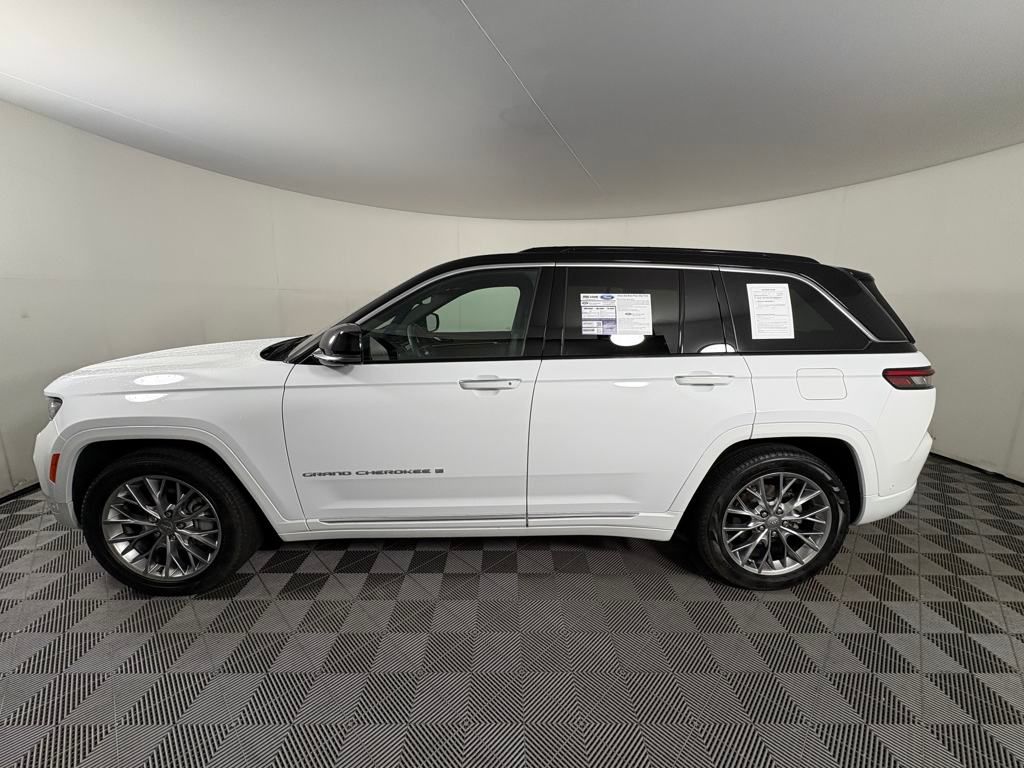 2024 Jeep Grand Cherokee Summit photo 4