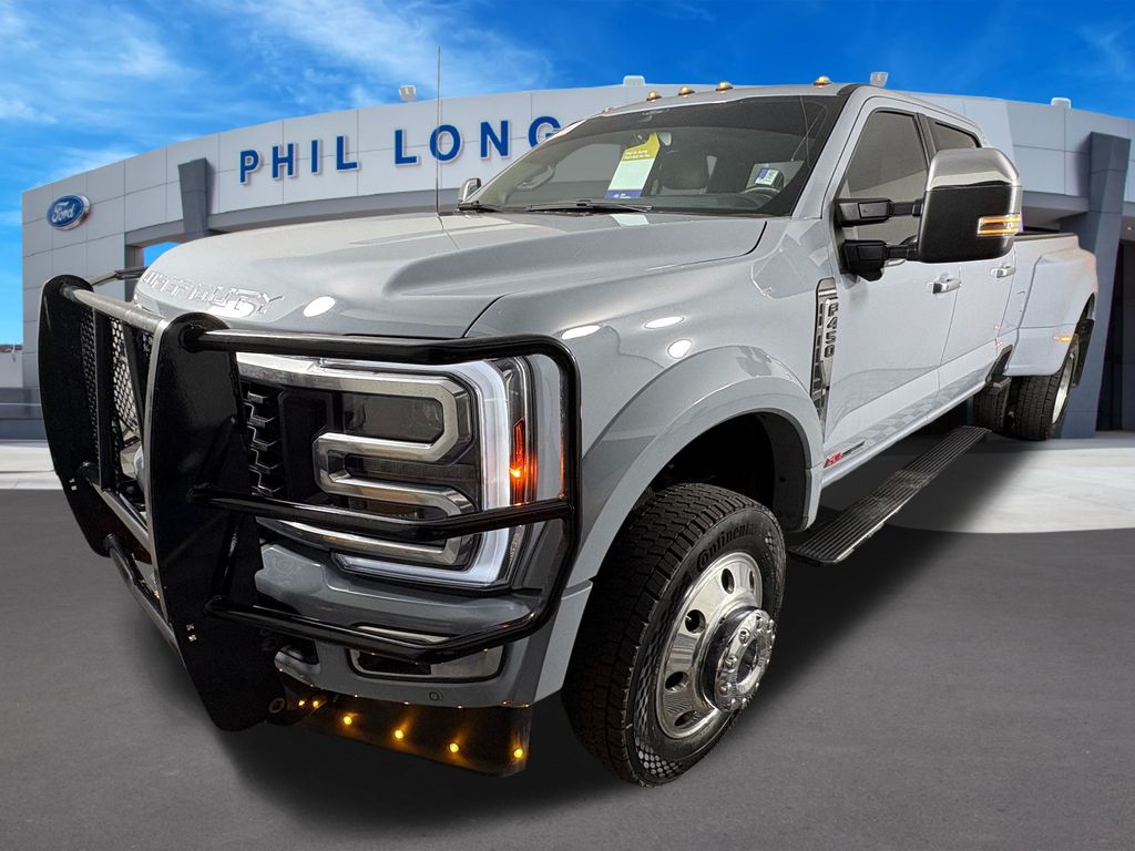 2026 Ford F-450 Platinum 4x4 Crew Cab 8' Box DRW's photo