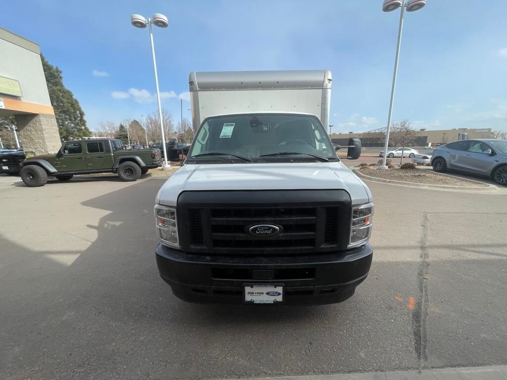 2024 Ford E-450 photo 2
