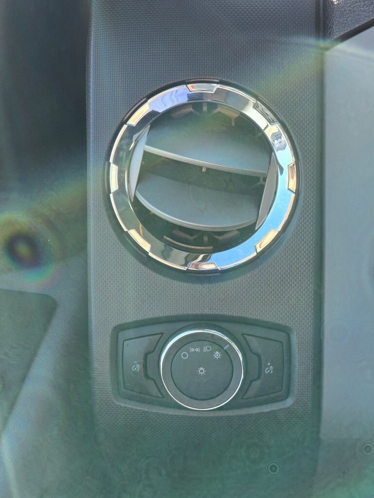 2025 Ford F-650 photo 3