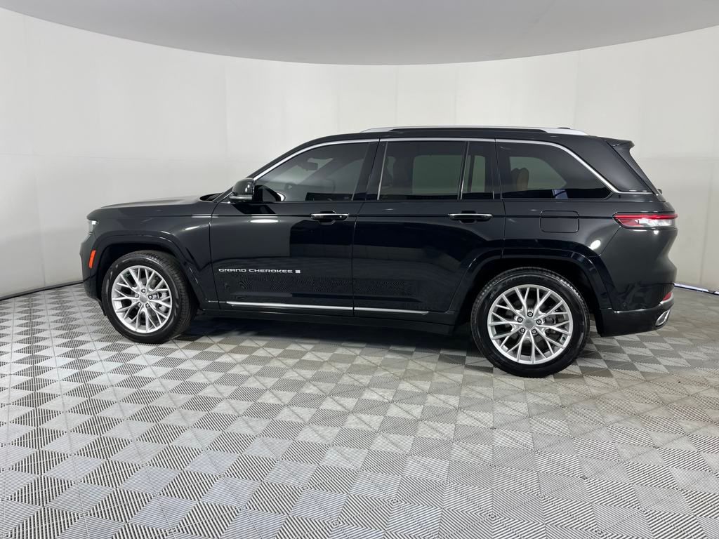 2023 Jeep Grand Cherokee Summit photo 4