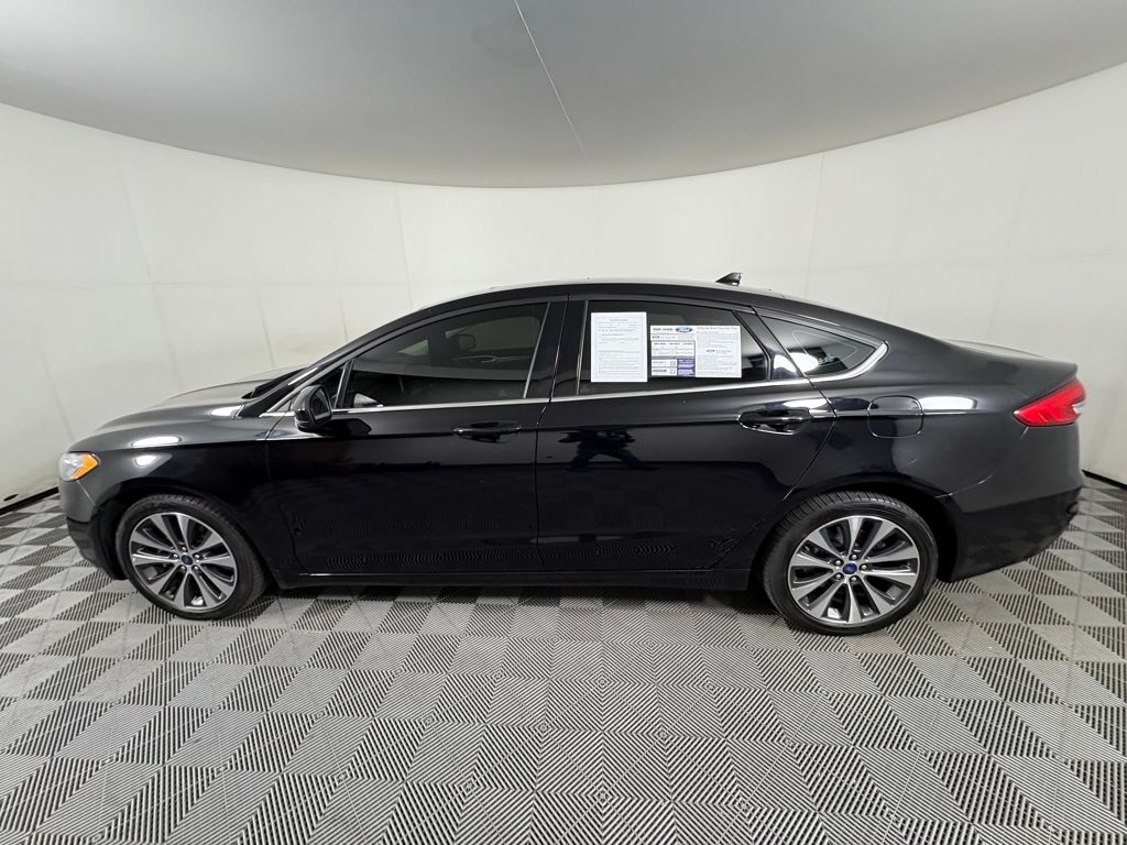 2020 Ford Fusion SE photo 3