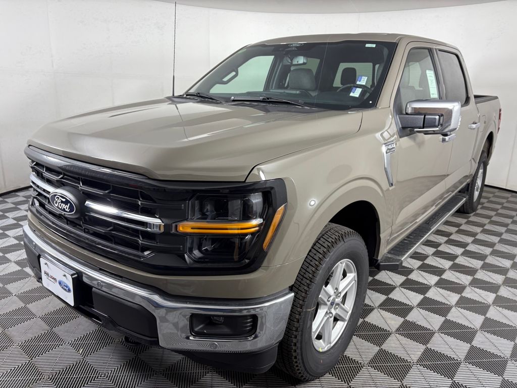 2025 Ford F-150 XLT photo 3