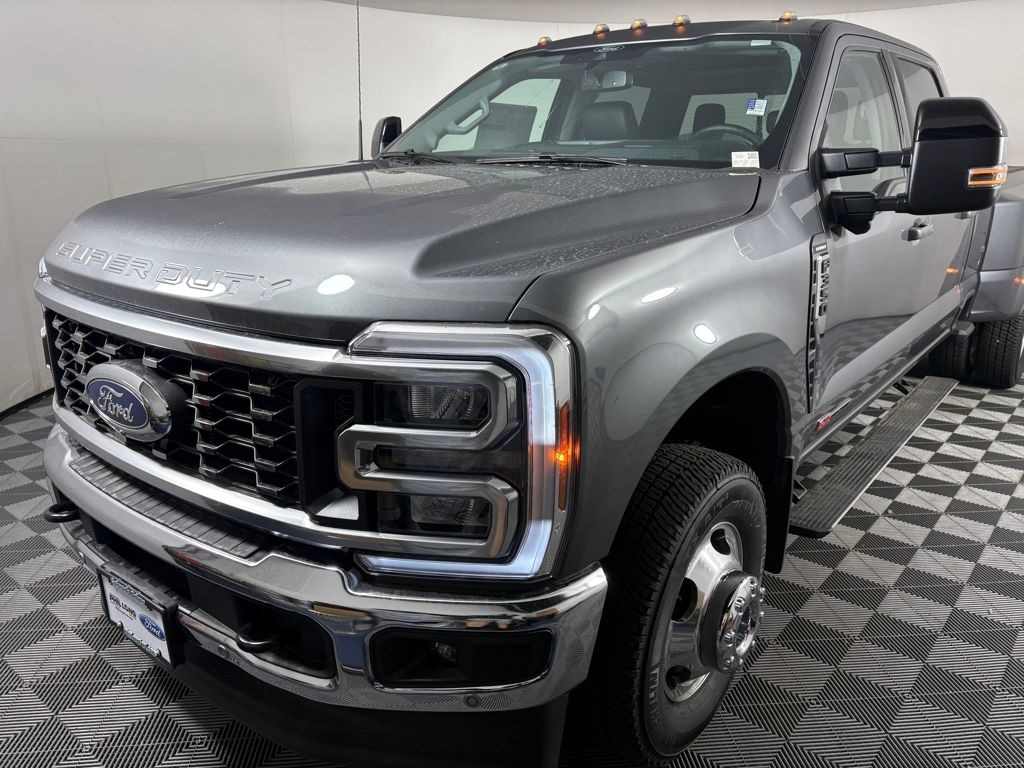 New 2025 Ford F-350SD Lariat Truck Crew Cab