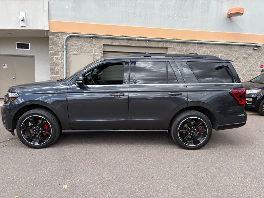 2022 Ford Expedition Limited photo 4