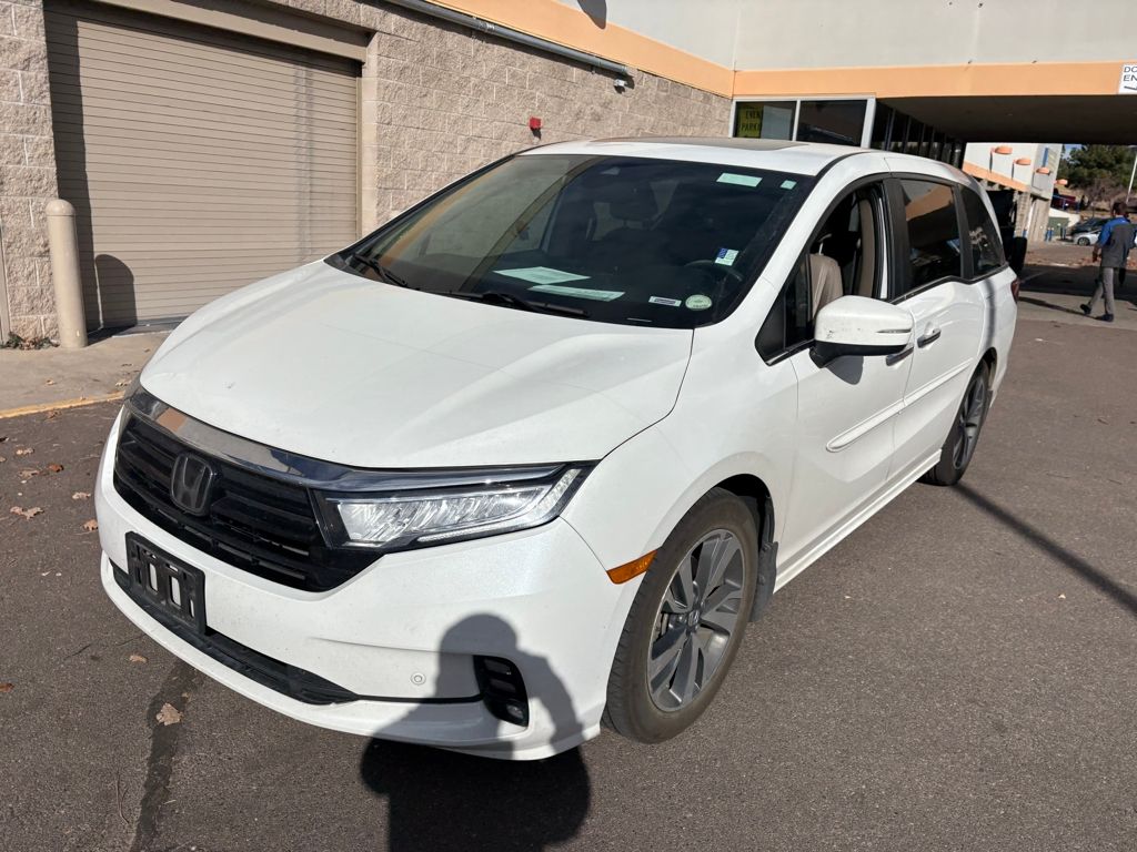 2021 Honda Odyssey Touring photo 3