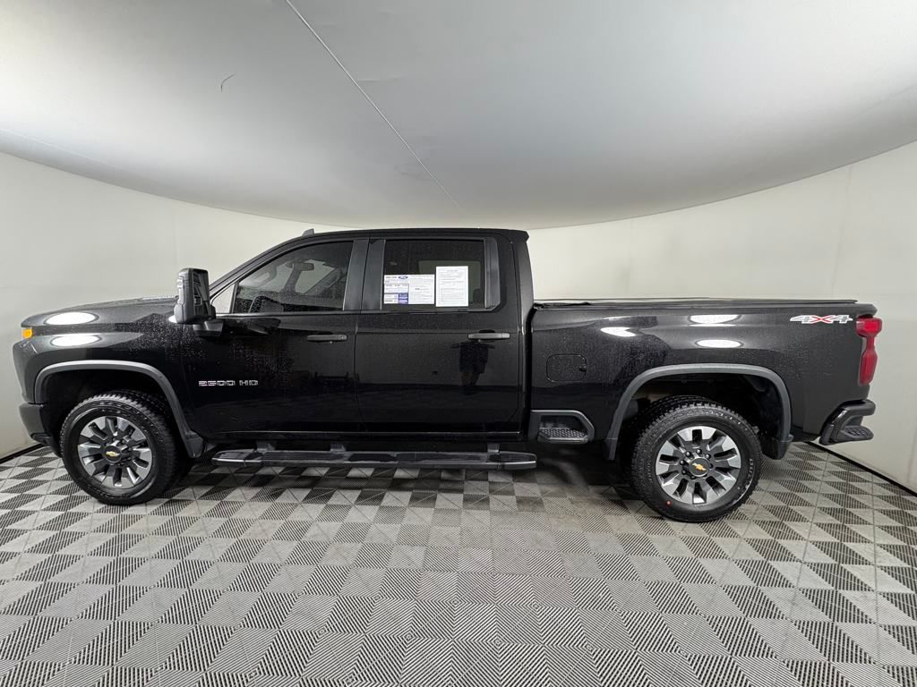 2022 Chevrolet Silverado 2500HD Custom photo 4