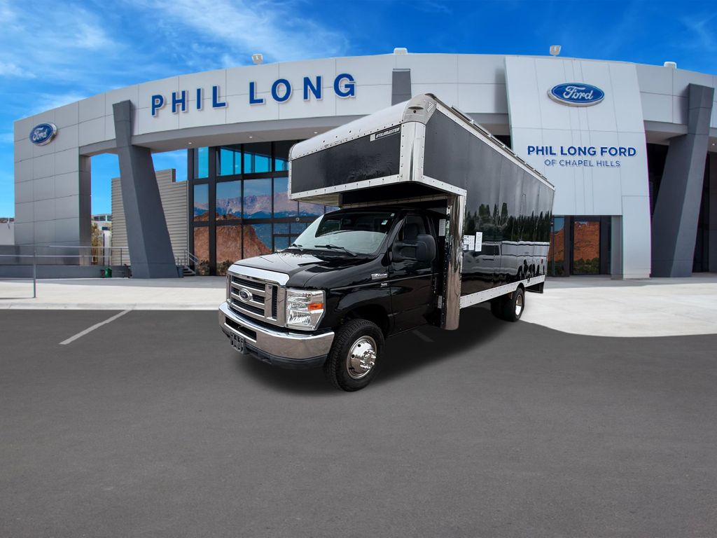 2016 Ford E-Series DRW E-450 Super Duty 158 in WB's photo
