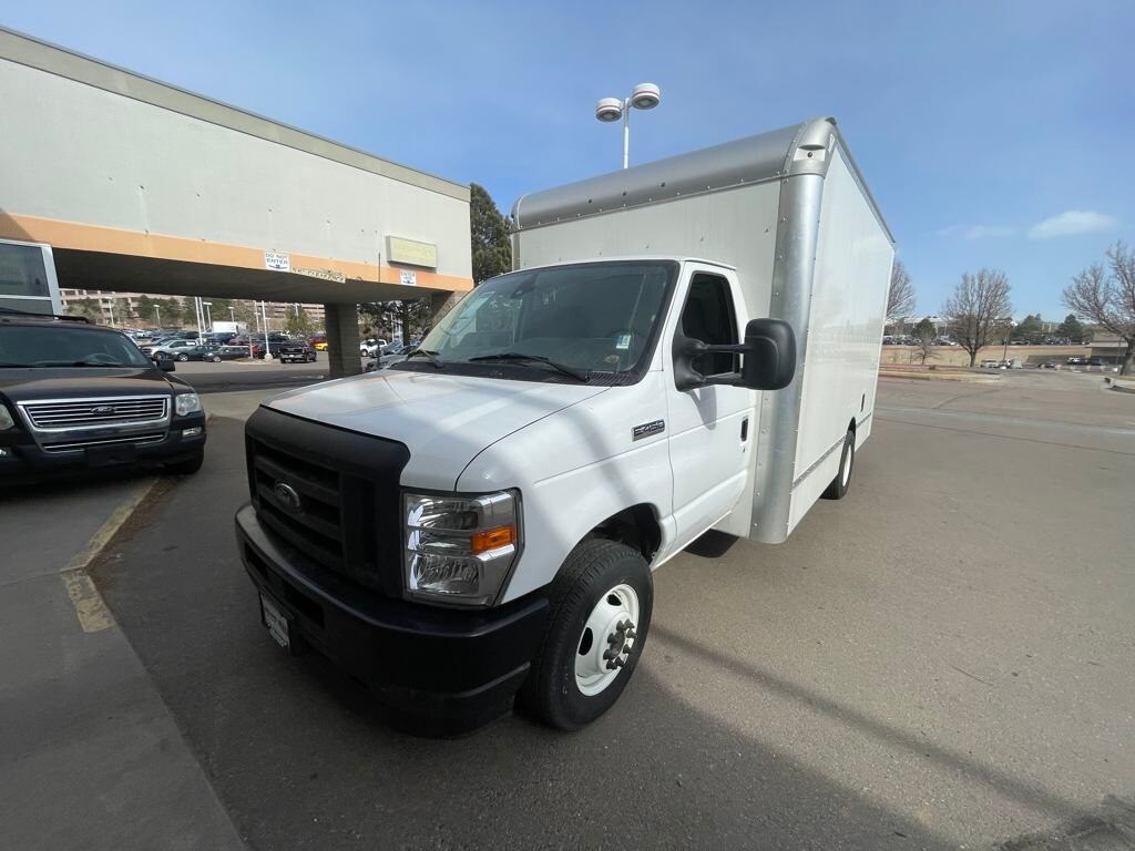 2024 Ford E-450 photo 3