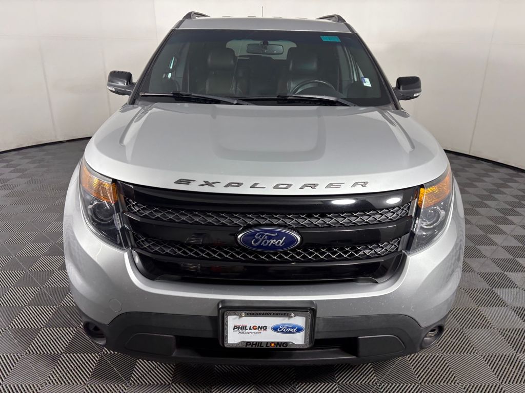 2013 Ford Explorer Sport photo 2