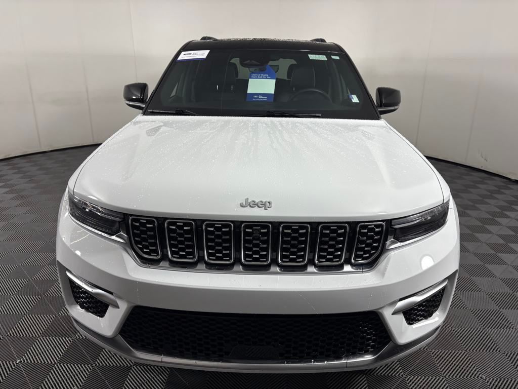 2024 Jeep Grand Cherokee Summit photo 2