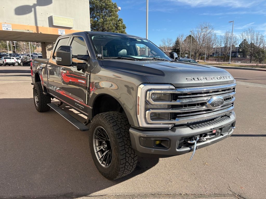 2024 Ford F-350 Super Duty Limited's photo