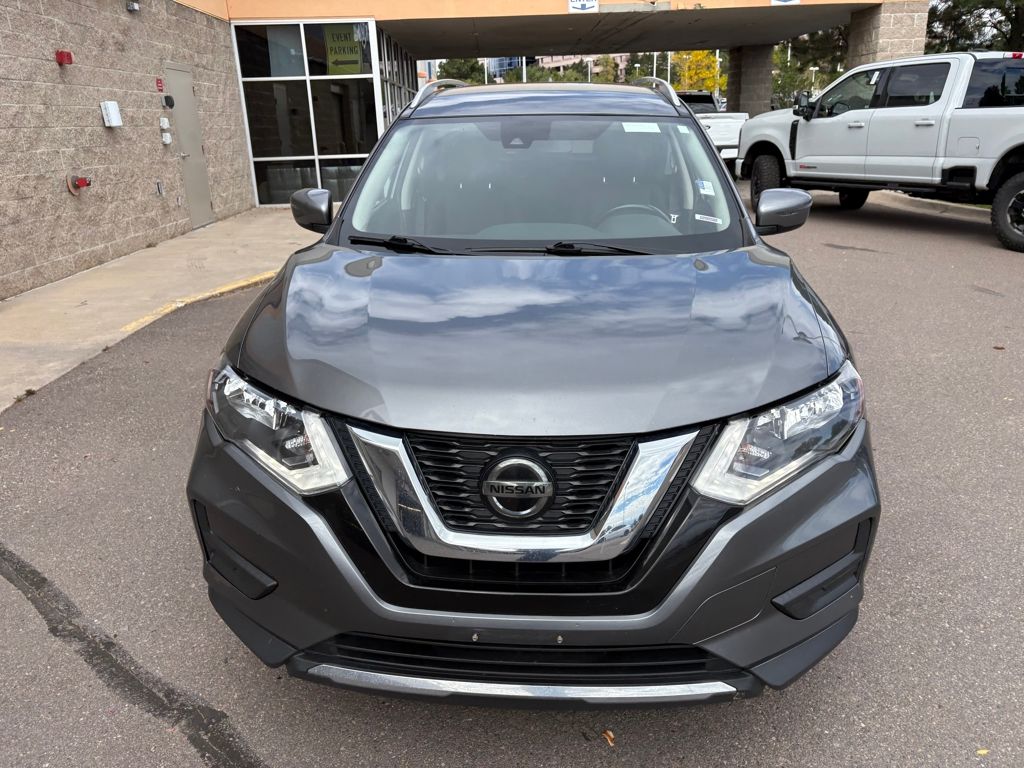 2020 Nissan Rogue SV photo 2
