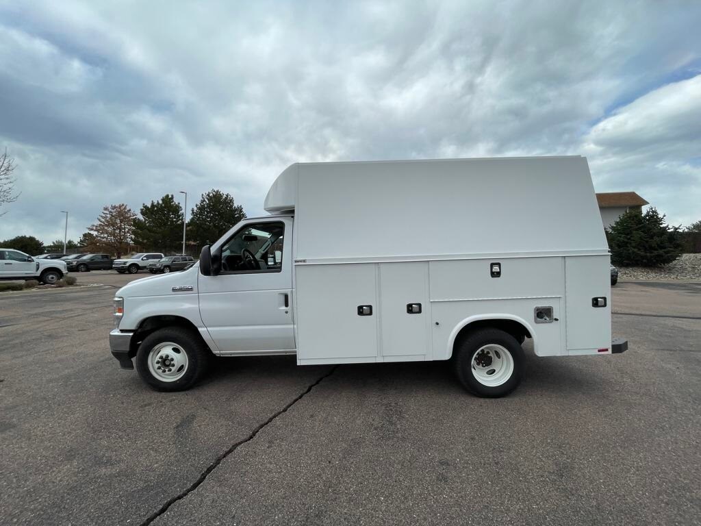 2024 Ford E-350 Base photo 3